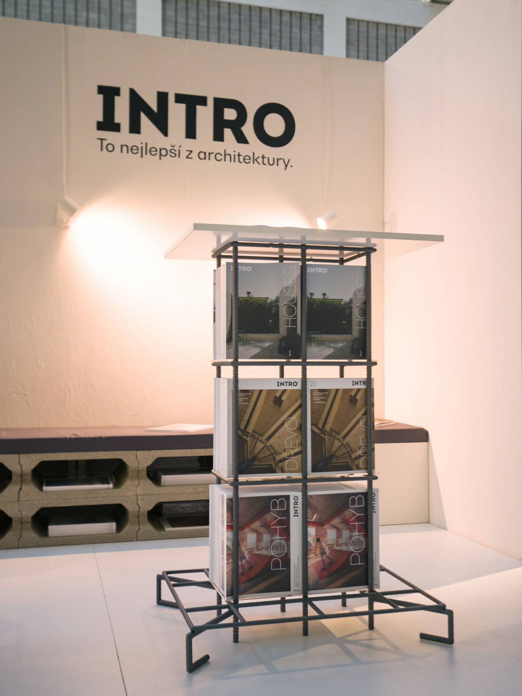 FilipSvacha Intro instalace DB 03 scaled uai